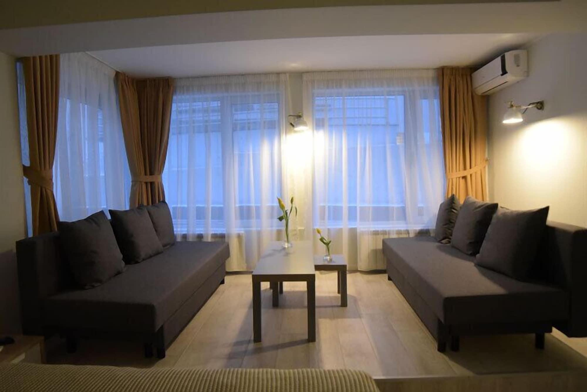 Garni House 46 Plus Beograd Eksteriør bilde